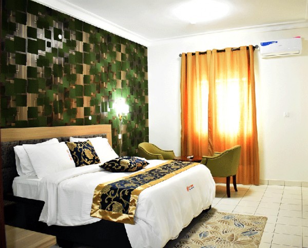 City Max Hotel and Suites