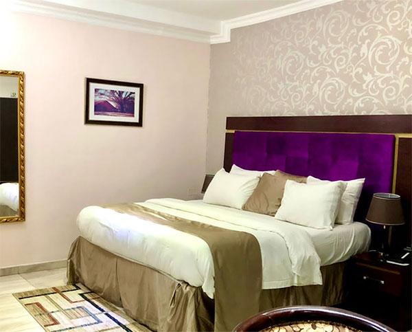 Sparklyn Hotel and Suites