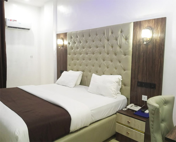 De Bay Lux Hotel & Suites