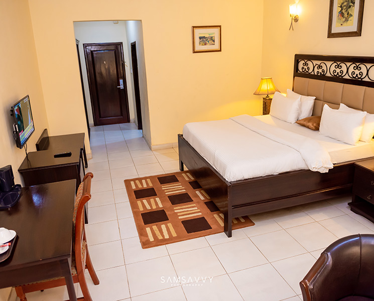 Dees Hotels Apartment & Suites